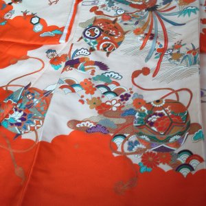 Photo3: Lovely red color and classic design. Vintage kimono for child