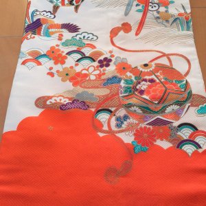 Photo4: Lovely red color and classic design. Vintage kimono for child