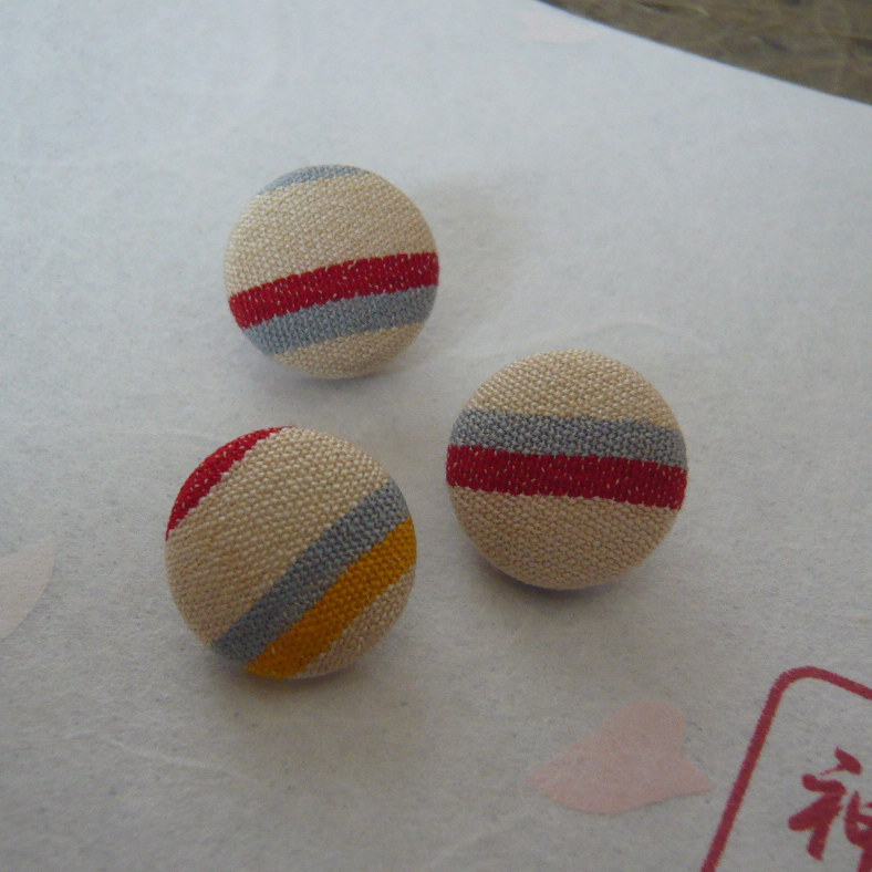Photo3: Stripes buttons (6 pcs) made of kimono fabric