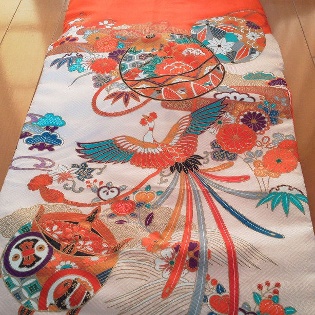 Photo1: Lovely red color and classic design. Vintage kimono for child