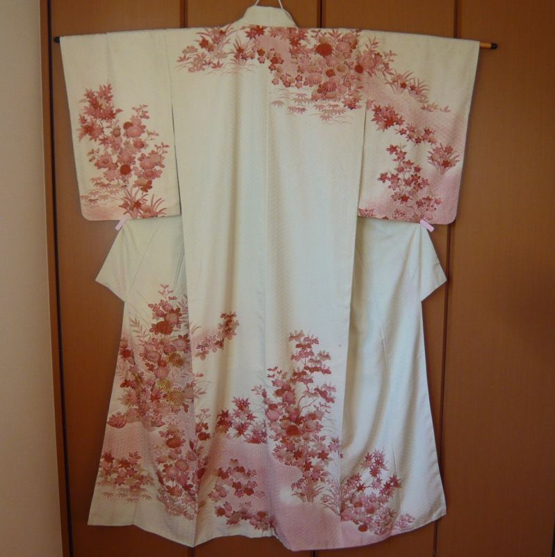 Photo1: Atractive red flowers white  Vintage Kimono homongi