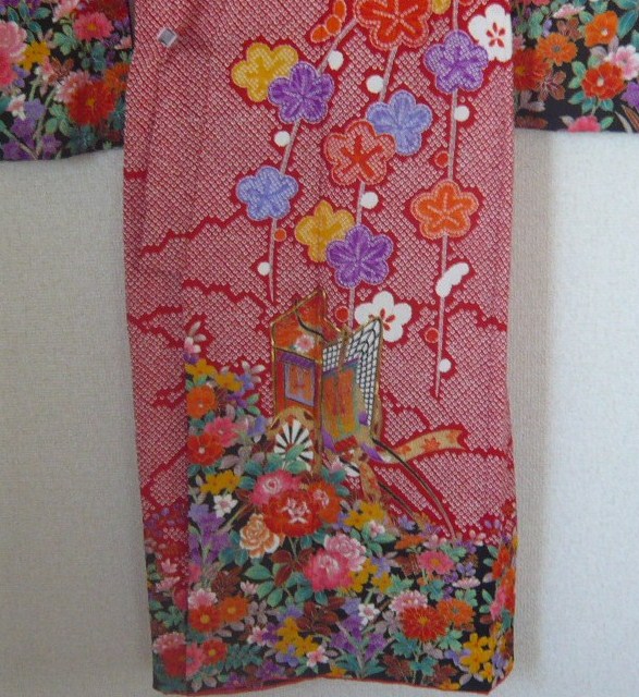 Photo2: Gorgeous shibori(tie-dye) pattern and classic design. Vintage kimono for child