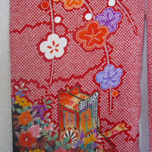 Photo: Gorgeous shibori(tie-dye) pattern and classic design. Vintage kimono for child